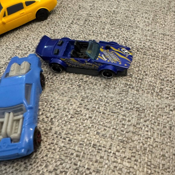 Lot of Hotwheels Cars- Set of 5 cars, vintage and new toys - Picture 3 of 4